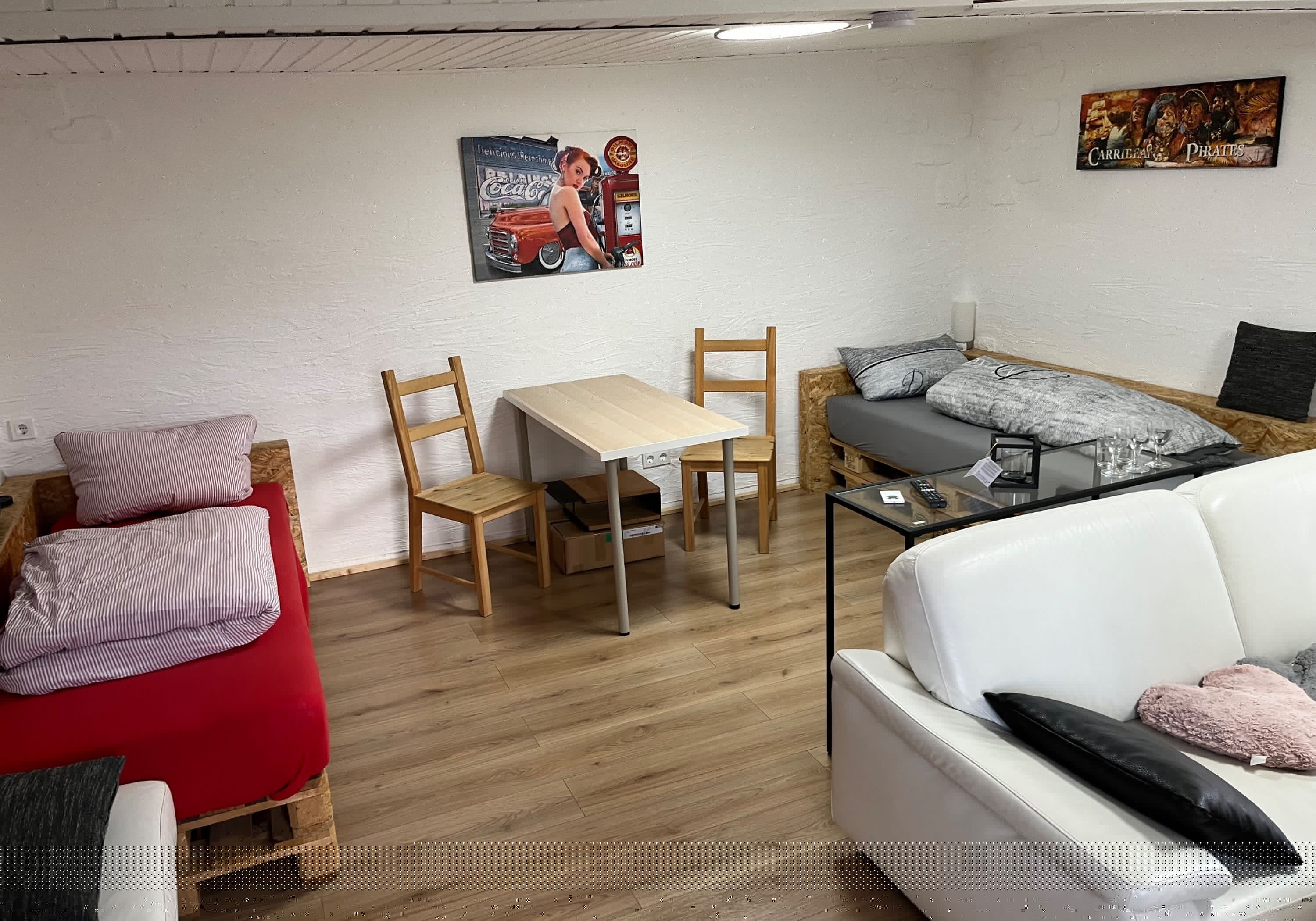 Weiteres Schlafzimmer im Erdgeschoss mit Einzelbetten